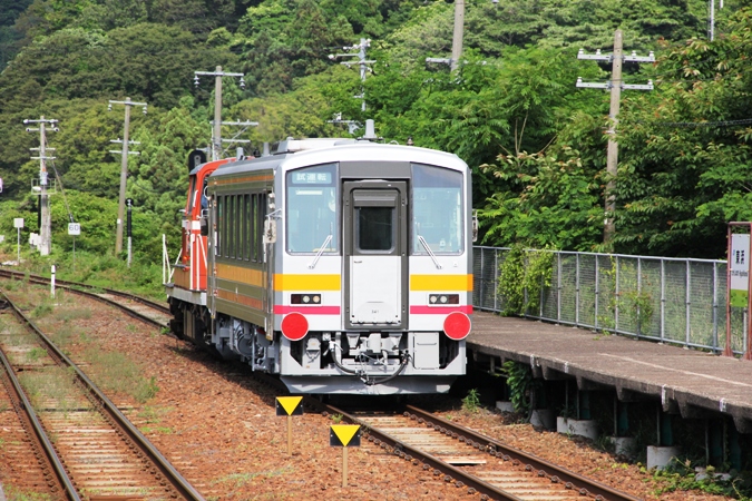 キハ120-341(金ﾄﾔ)後藤工場出場配給